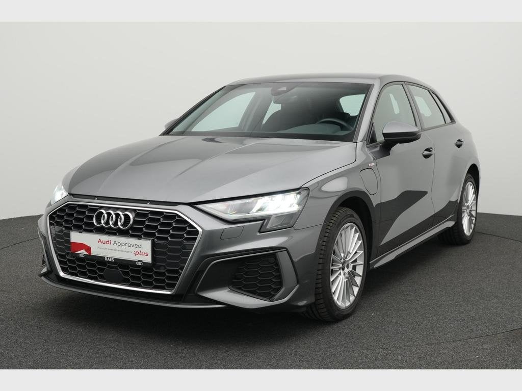 Audi A3 Sportback PHEV A3 Sportback PHEV 40 TFSI e S line S, Auto's, Audi, Automaat, Hybride Elektrisch/Benzine, 25 g/km, https://public.car-pass.be/vhr/65b484fd-489d-4363-a781-15512abad341