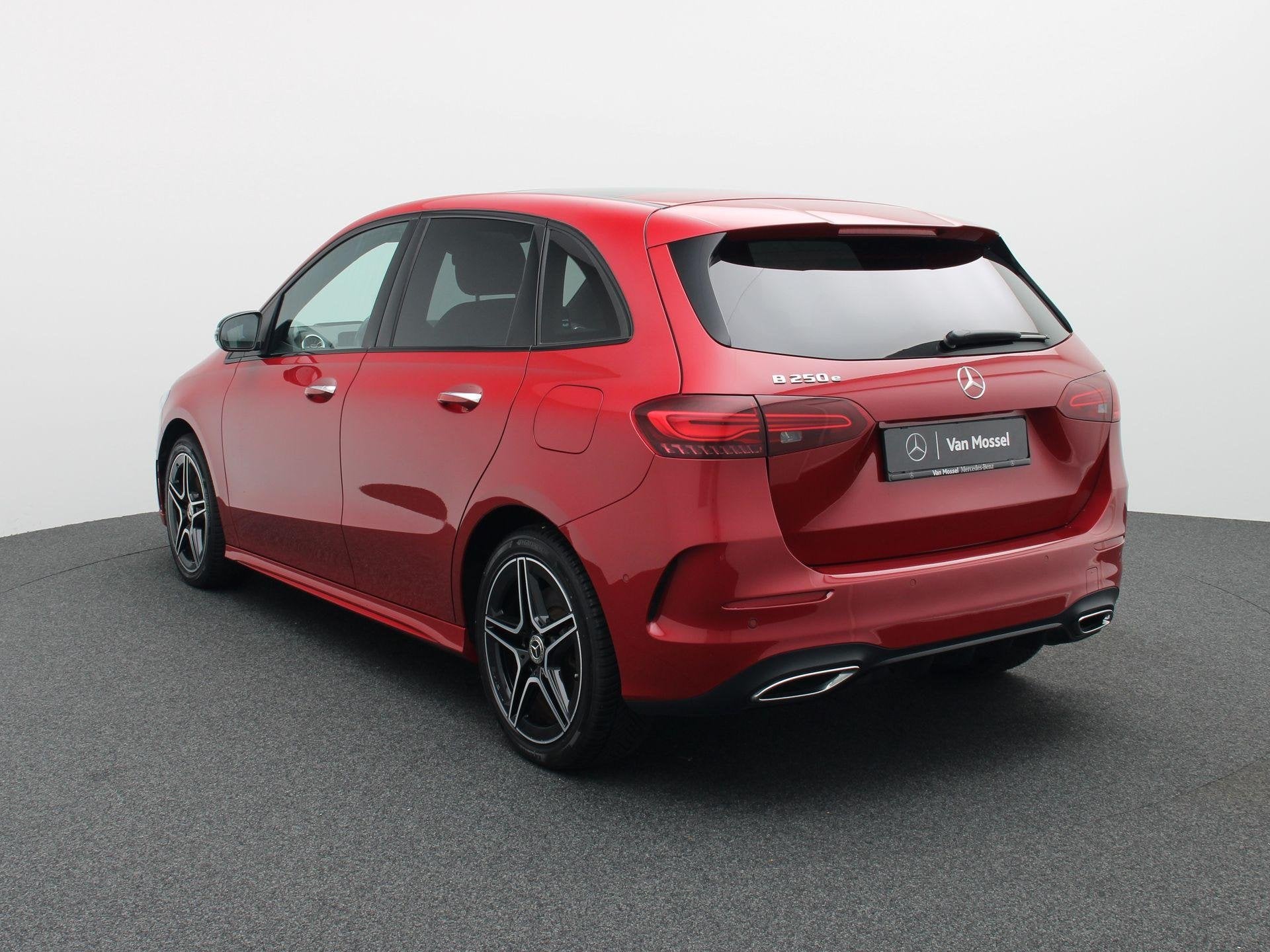 Mercedes-Benz B 250 e AMG Line + PANO DAK + MULTIBEAM + CARP, Auto's, Dealer onderhouden, Gebruikt, Zwart, 4 cilinders