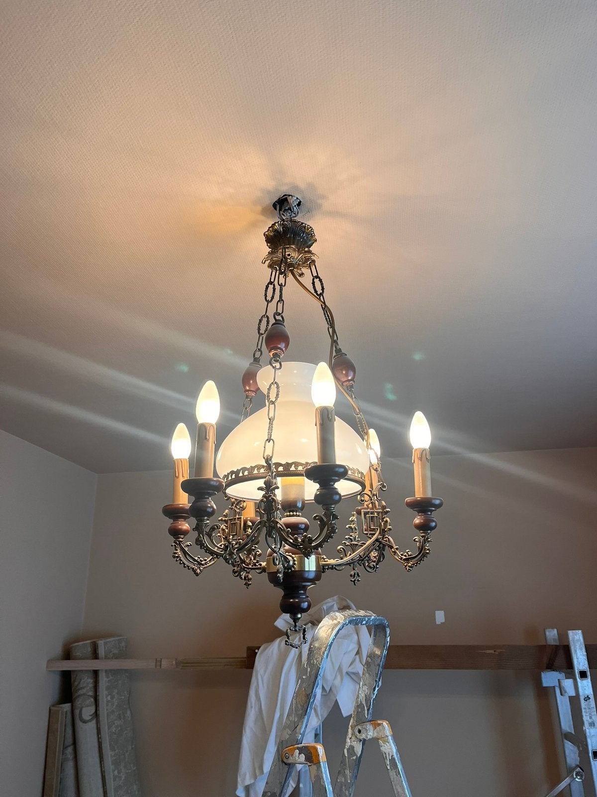 Lampen met melkglas, Ophalen, Gebruikt