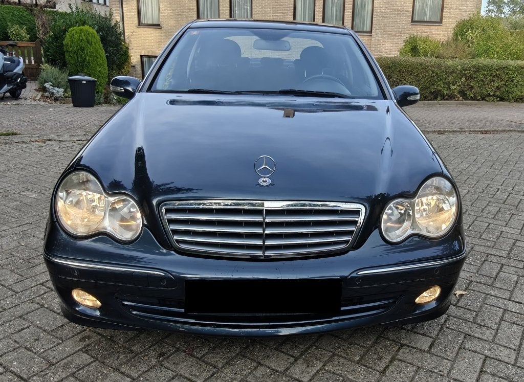 Mercedes C200K Automatique 2006 Elegance Euro 4 CT BLANCO 2a, Autos, Capteur de stationnement, Achat, 170 g/km, Carnet d'entretien