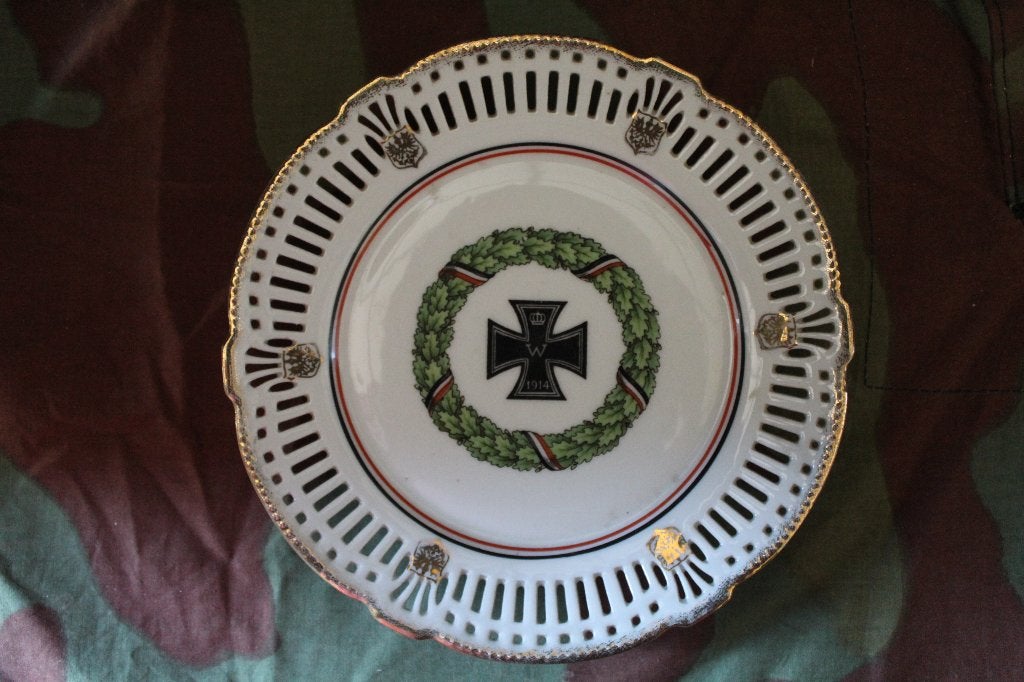 Porcelaine bordje WO I, Verzamelen, Militaria | Algemeen, Verzenden, Landmacht, Embleem of Badge