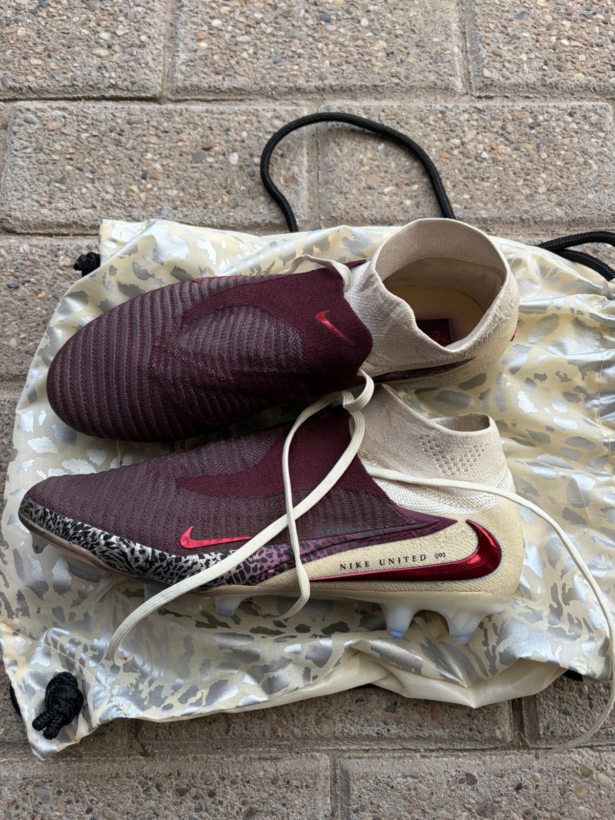 nike phantom bordaux elite NIEUWSTAAT, Sports & Fitness, Enlèvement ou Envoi, Comme neuf, Chaussures