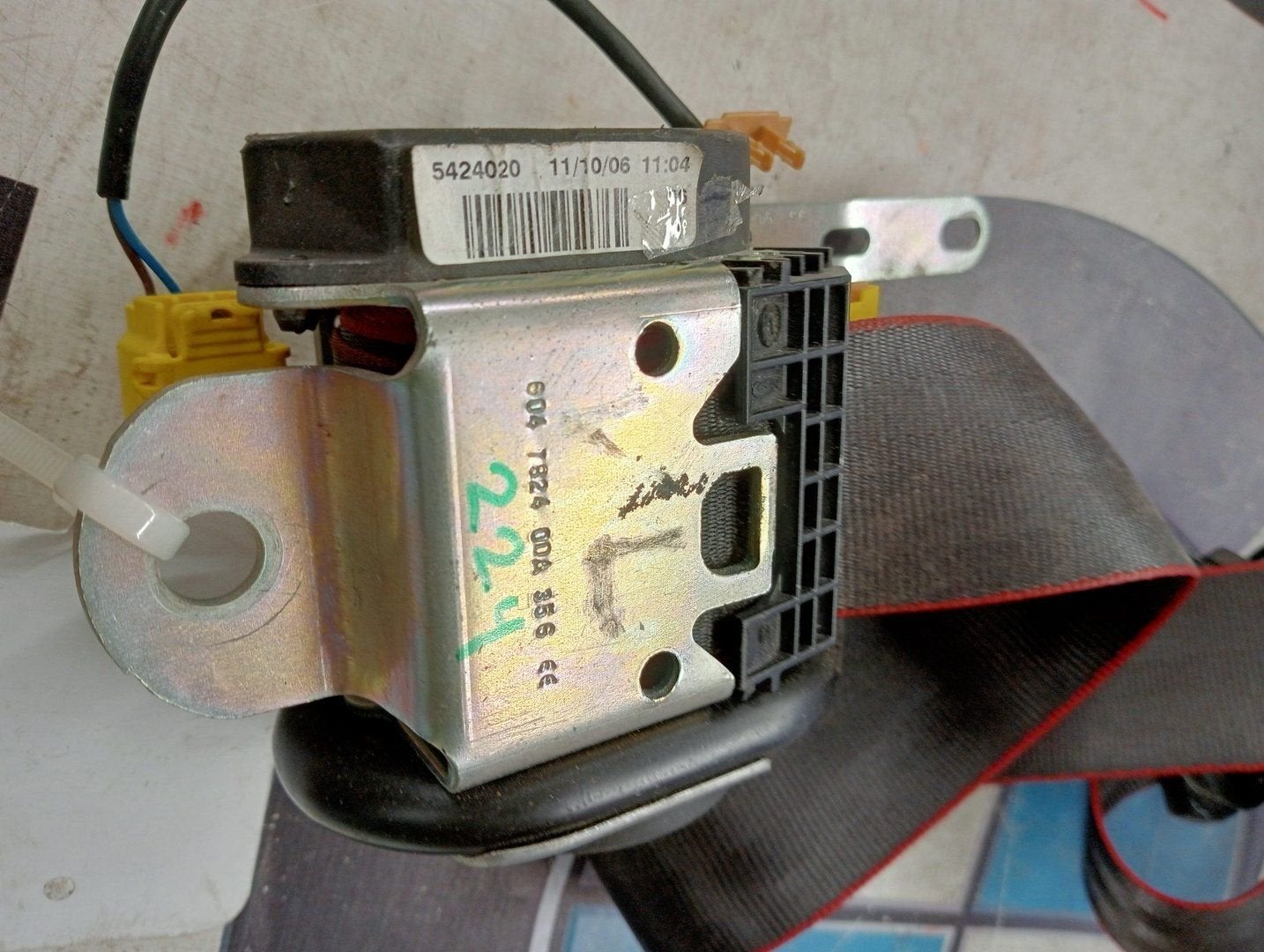Veiligheidsgordel links-voor met artikelnummer 5424020 VW PO, Volkswagen, -, Utilisé, -