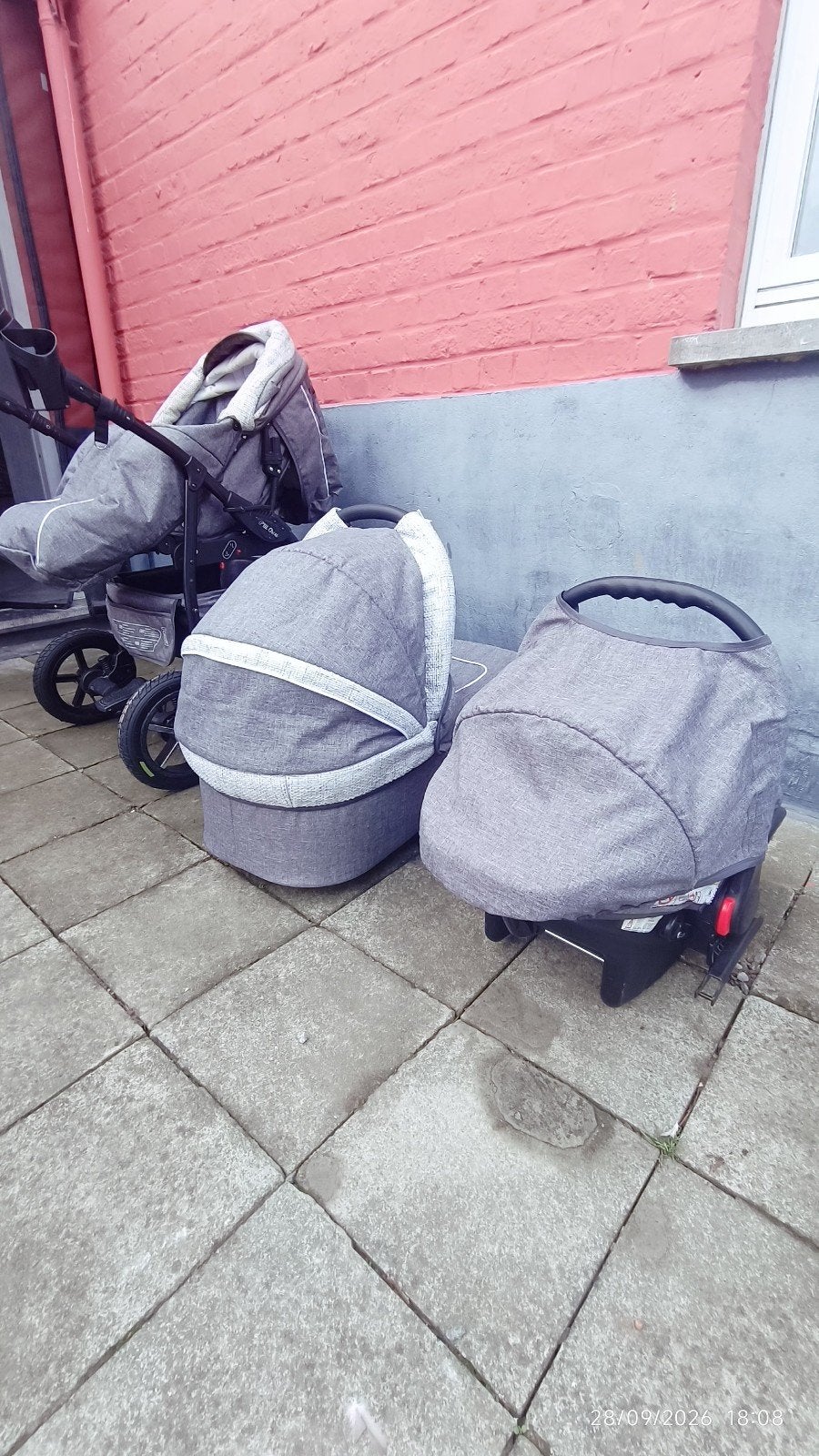 poussette bébé 3 en 1 de la marque petit chou, Enfants & Bébés, Enlèvement, Poussette combi