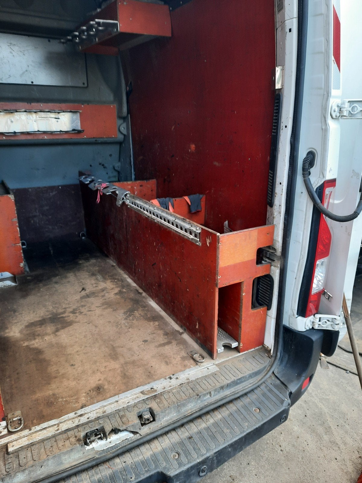 armoire pour Renault Master ou Movano
Movano ou Nissan NV400, Enlèvement, Nissan