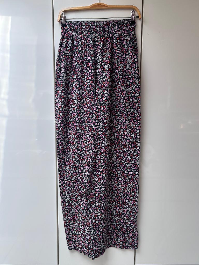 Clockhouse Floral broek met wijde pijpen - maat 34, Zwart, Ophalen of Verzenden, Zo goed als nieuw, Clockhouse