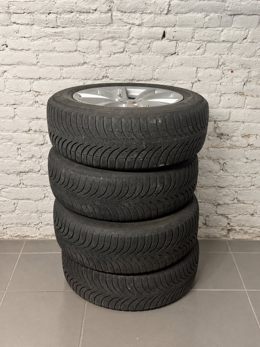 Deux jeux de quatre pneus hiver 16 pouces sans jante, Ophalen, 16 inch, Winterbanden, Band(en)