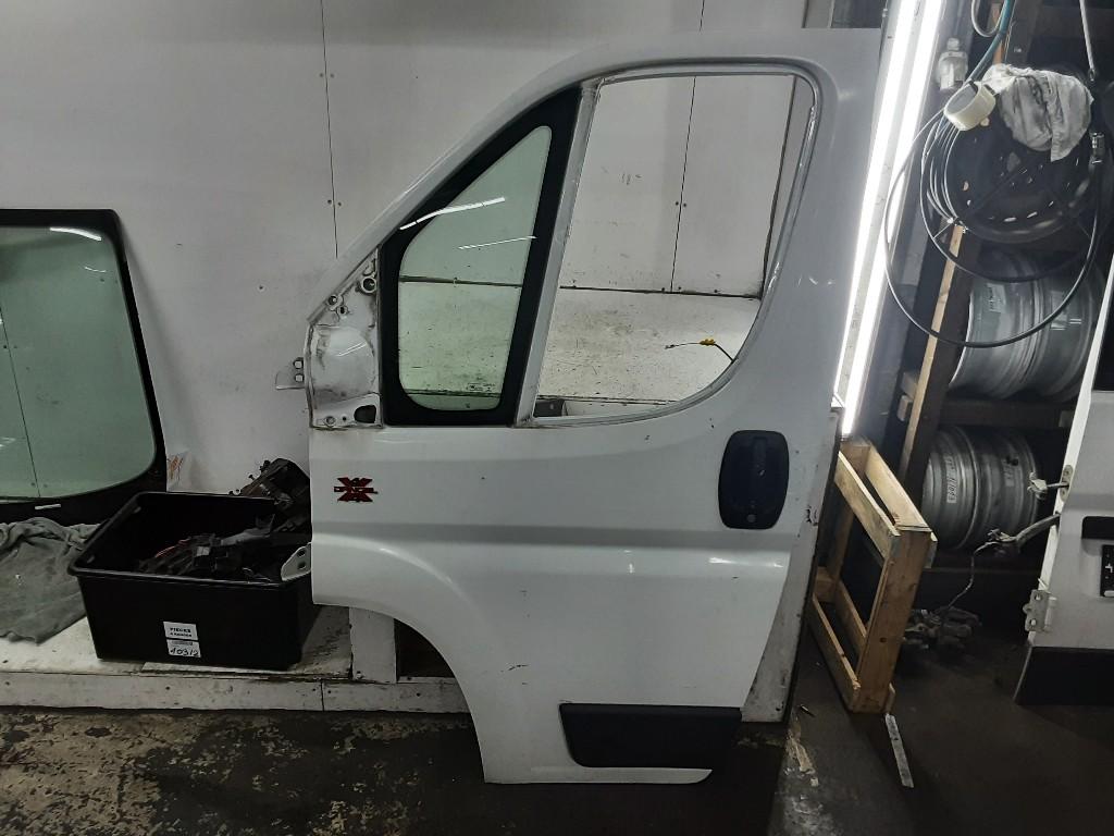 PORTIER LINKS VOOR Peugeot Boxer (U9) (01-2006/12-2023), Gebruikt, Deur, Rue de l'Espoir 34 34
4030  GRIVEGNÉE, BE, Info@Collignon.be
