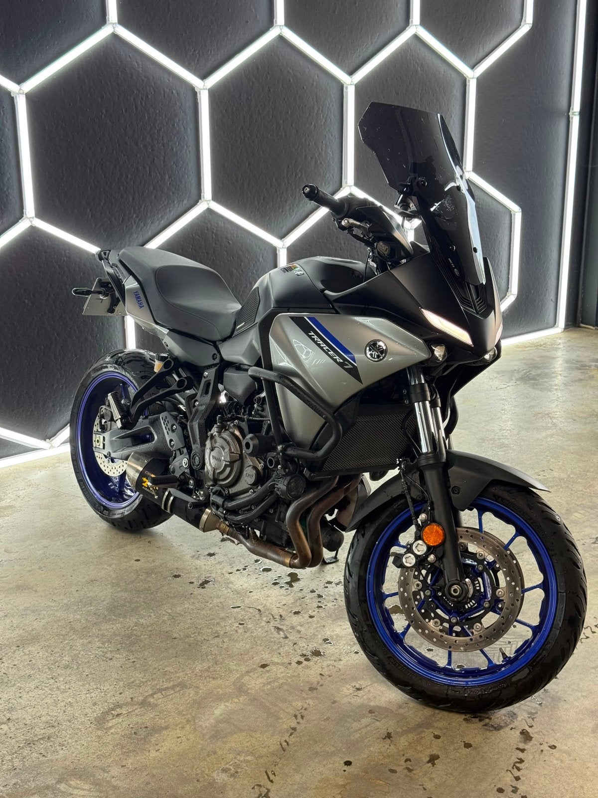 Yamaha Tracer 7 A2, 700 cc, Sportuitlaat, Minimaal motorrijbewijs A2, Handgeschakeld