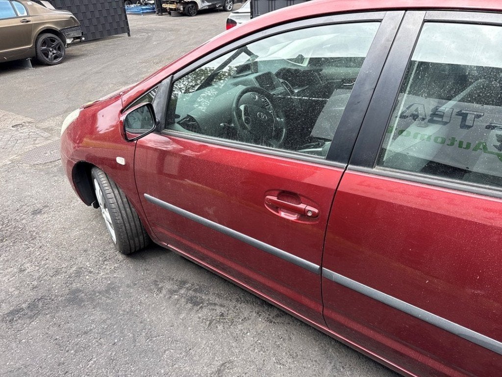 PORTIER LINKS VOOR Toyota Prius (NHW20) (|6700247040|), Gebruikt, Deur, Voor, Kundenbetreuung@toyota.de