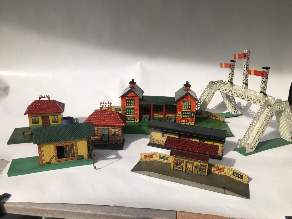Gare en étain + maisons, Hobby & Loisirs créatifs, Enlèvement ou Envoi, Utilisé