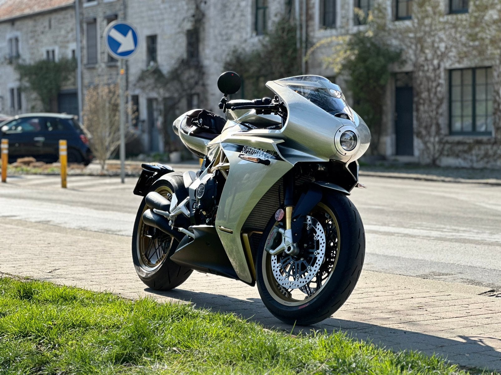 MV Agusta Superveloce S - 2025 - 450 km - garantie, Motos, Permis Moto A, Échappement sport, Plus de 35 kW, 800 cm³