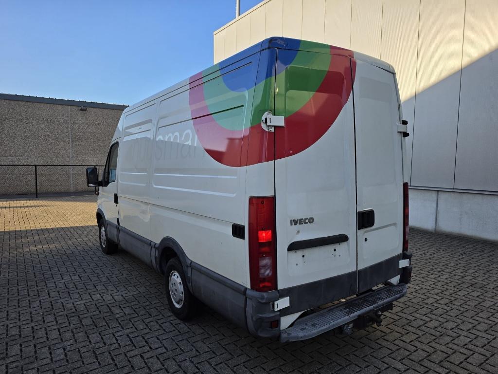 IVECO DAILY 35S12 HPI 246500km, Schuifdeur, 4 cilinders, Iveco, Wit