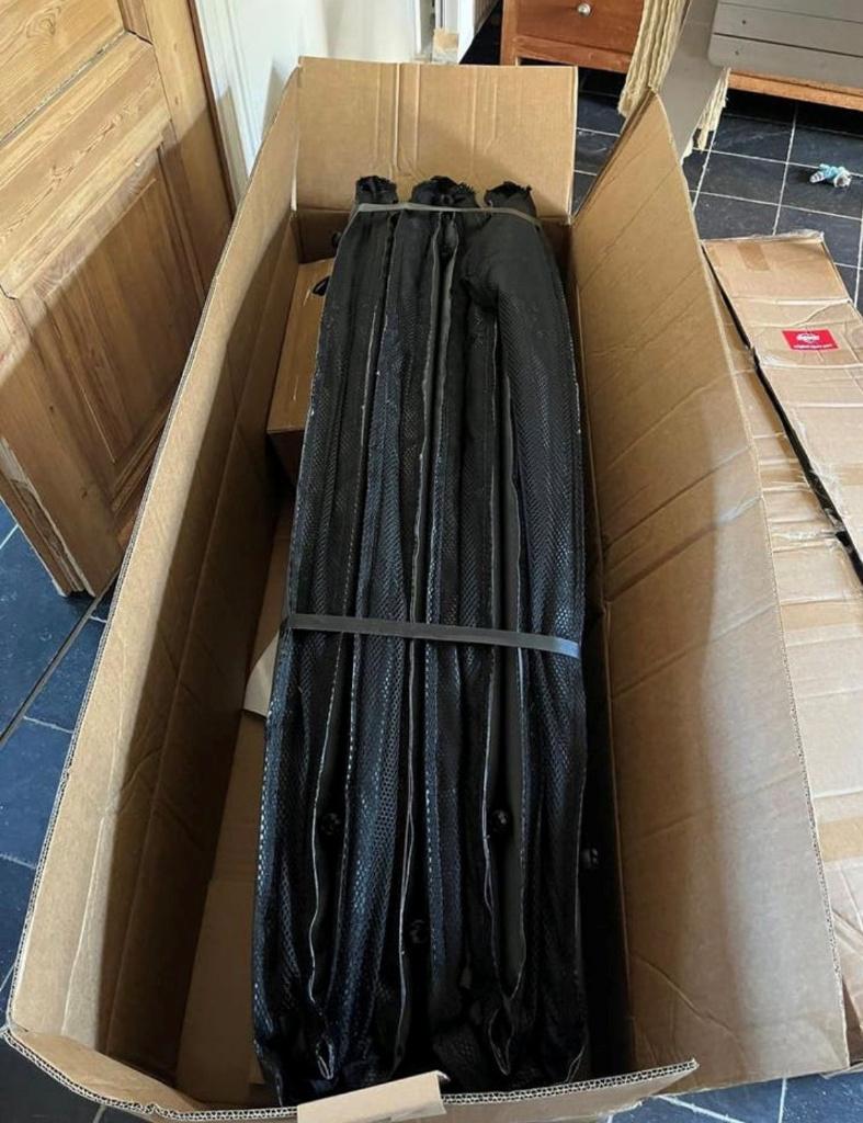 Berg favorit 380 inground zwart - beschermhoes nieuw!, Kinderen en Baby's, Speelgoed | Buiten | Trampolines, Ophalen, Nieuw