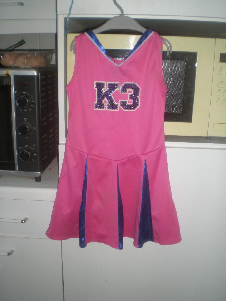 K3 kleedje, 5- 7 jaar, Kinderen en Baby's, Carnavalskleding en Verkleedspullen, Ophalen of Verzenden, Zo goed als nieuw