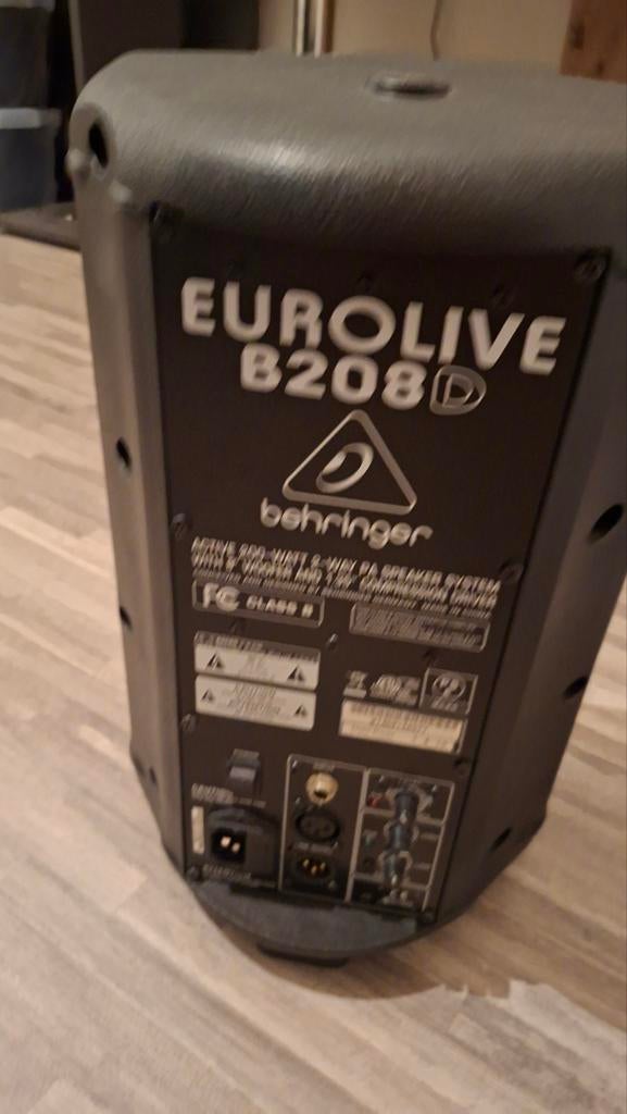 2 kleine maar krachtige actieve speakers, Ophalen