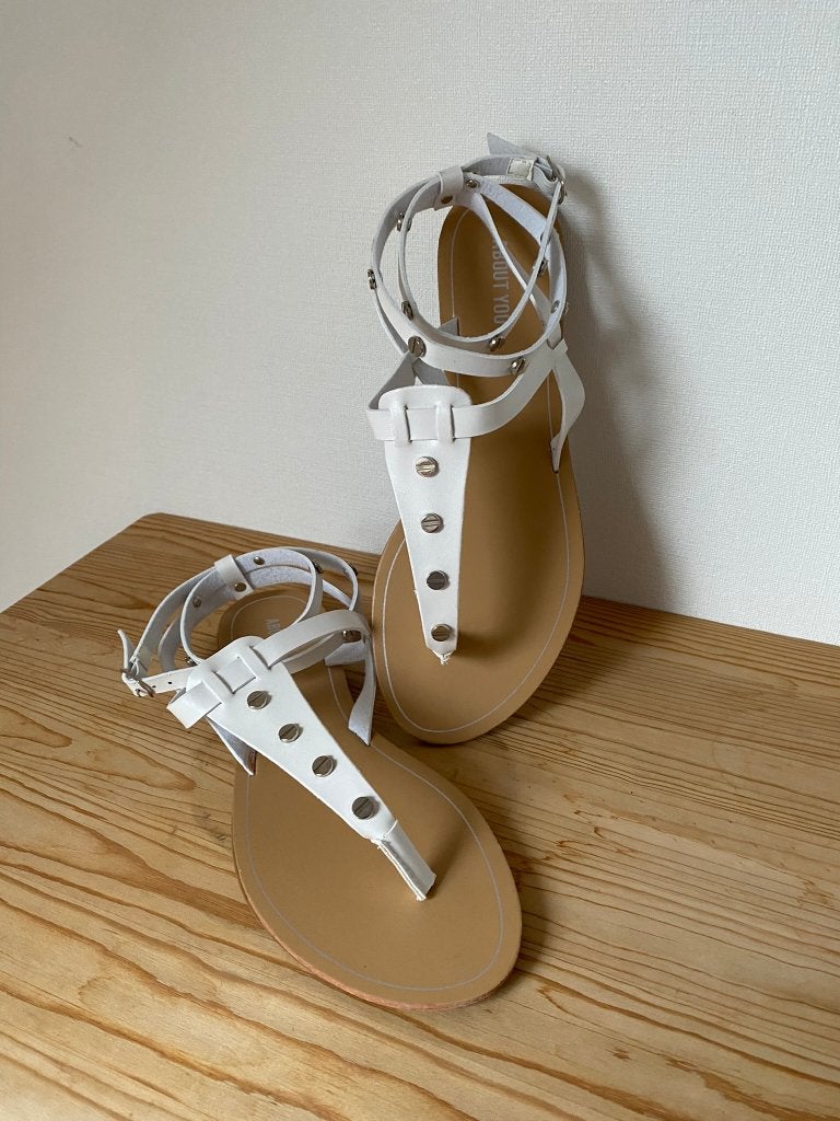 About You - witte leren sandalen met studs - maat 40, Vêtements | Femmes, Chaussures, Neuf, Blanc, Sandales et Mûles, Envoi