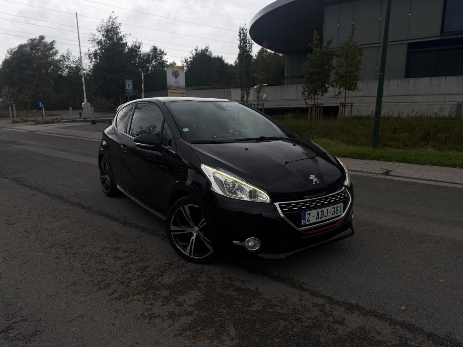 208 gti, Auto's, Voorwielaandrijving, Zwart, 4 cilinders, Leder en Stof