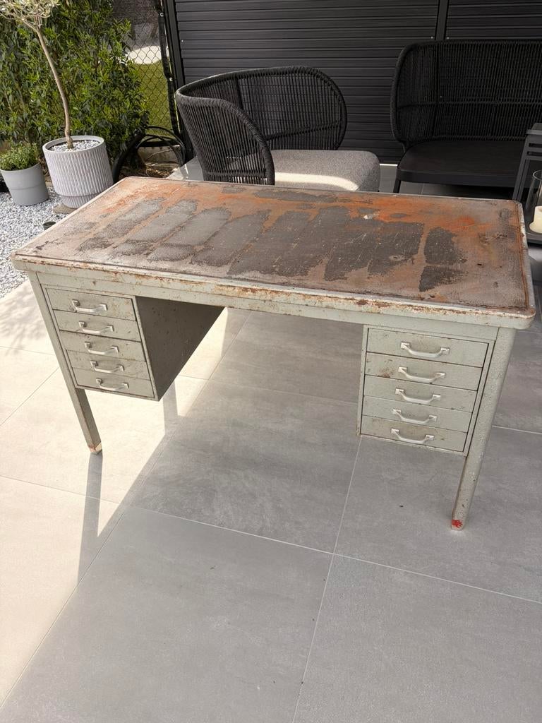 Vintage metalen bureau, Huis en Inrichting, Bureaus, Ophalen, Opbergruimte, Gebruikt, Metaal