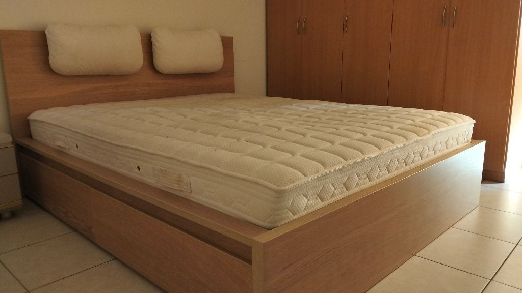 tweepersoonsbed en kledingkast, Huis en Inrichting, Slaapkamer | Bedden, Ophalen