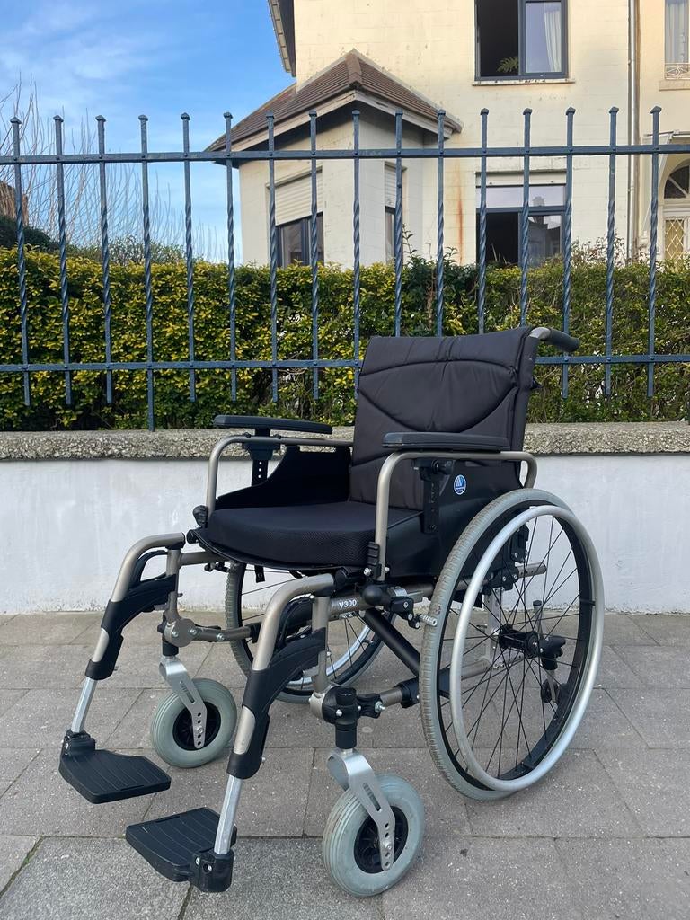 Chaise roulante pliable Vermeiren V300 état neuf, Enlèvement ou Envoi, Pliant, Comme neuf, Fauteuil roulant manuel