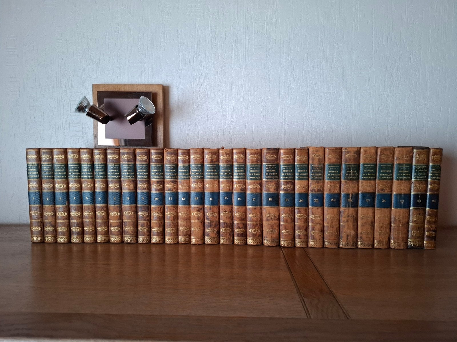 HISTOIRE UNIVERSELLE DE L'ÉGLISE CATHOLIQUE, Livres, Enlèvement