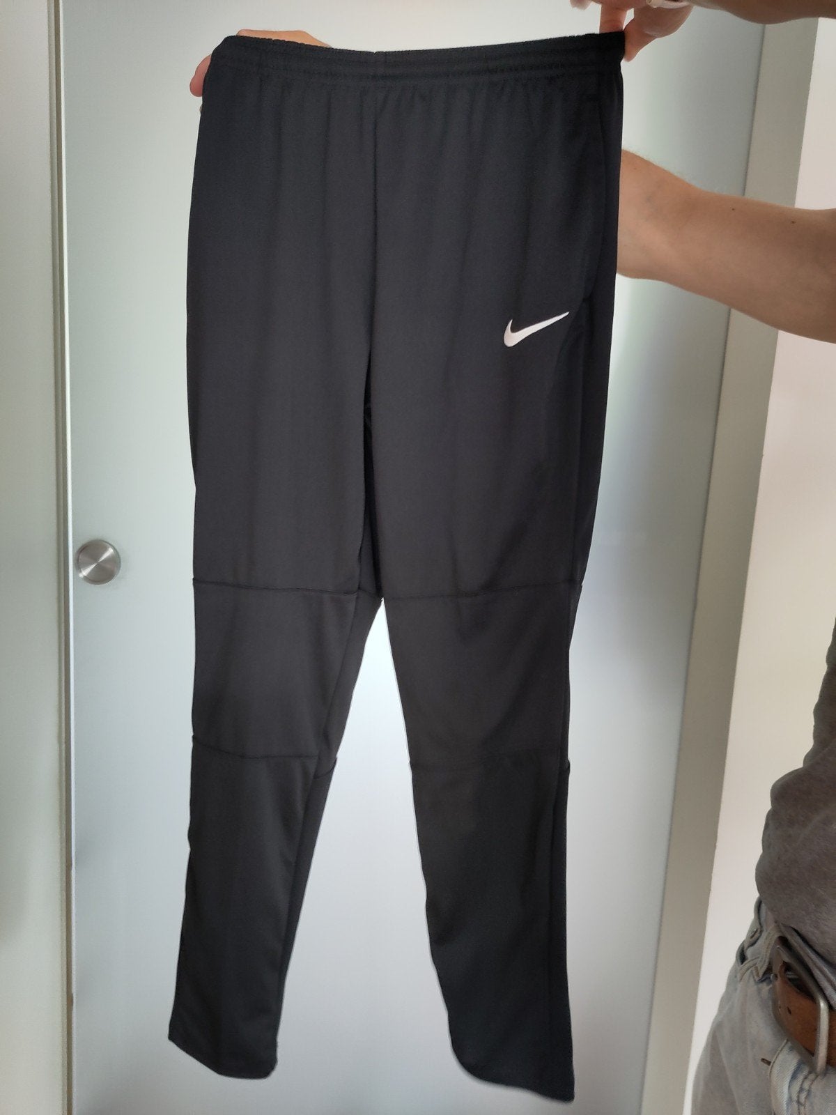 voetbal trainingsbroek maat 158-164 Nike (en Jako, 3 euro), Ophalen