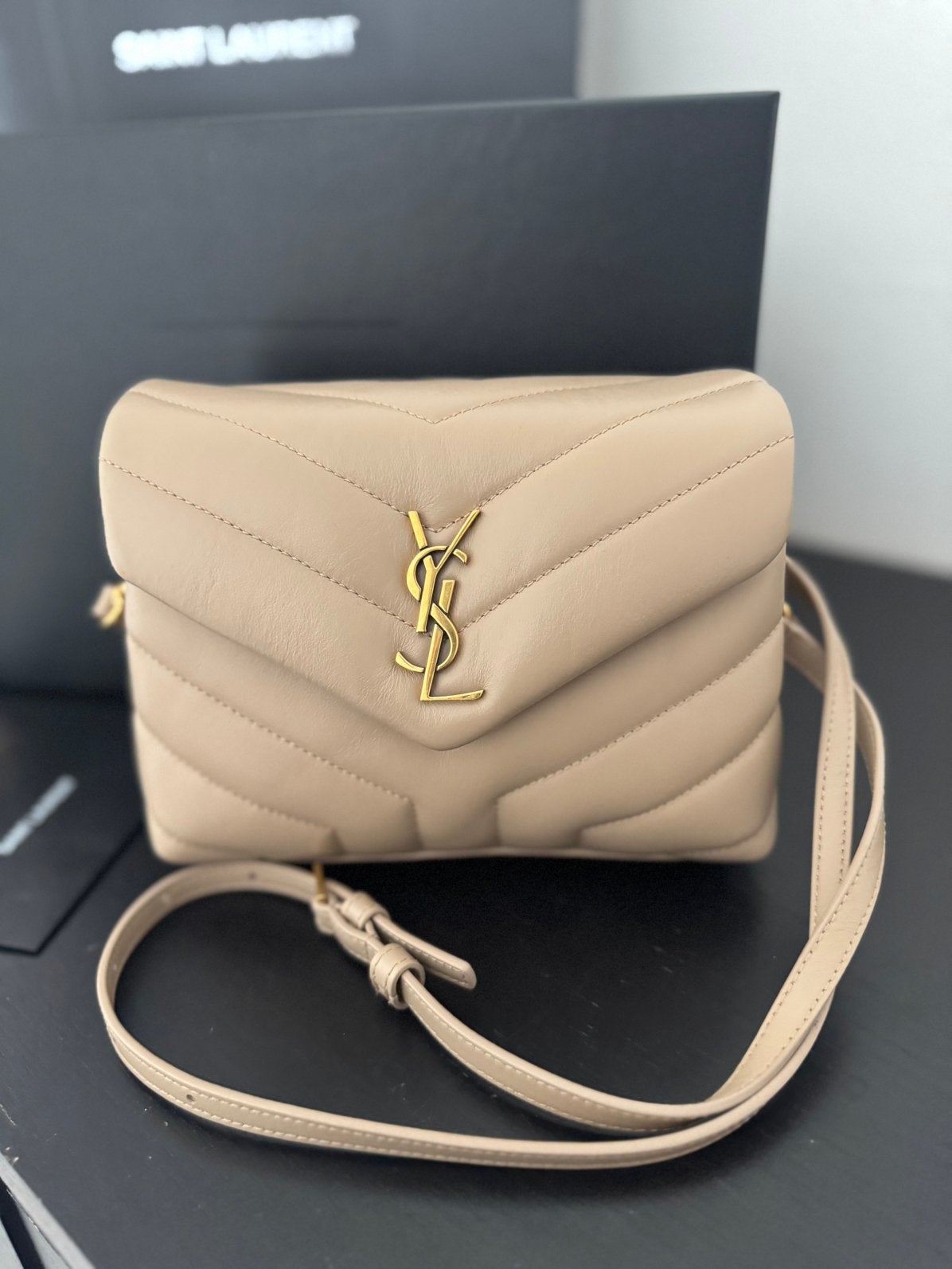 Tas Yves Saitnt Laurent Loulou toy beige YSL, Handtassen en Accessoires, Ophalen of Verzenden, Zo goed als nieuw, Beige