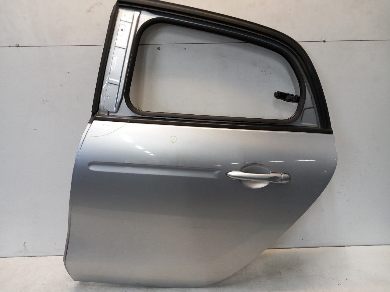Portier links achter Smart Forfour, Onderdelen@venauto.nl, Van der Ven Autorecycling B.V., Ettenseweg 76, 4706 PB Roosendaal, The Netherlands