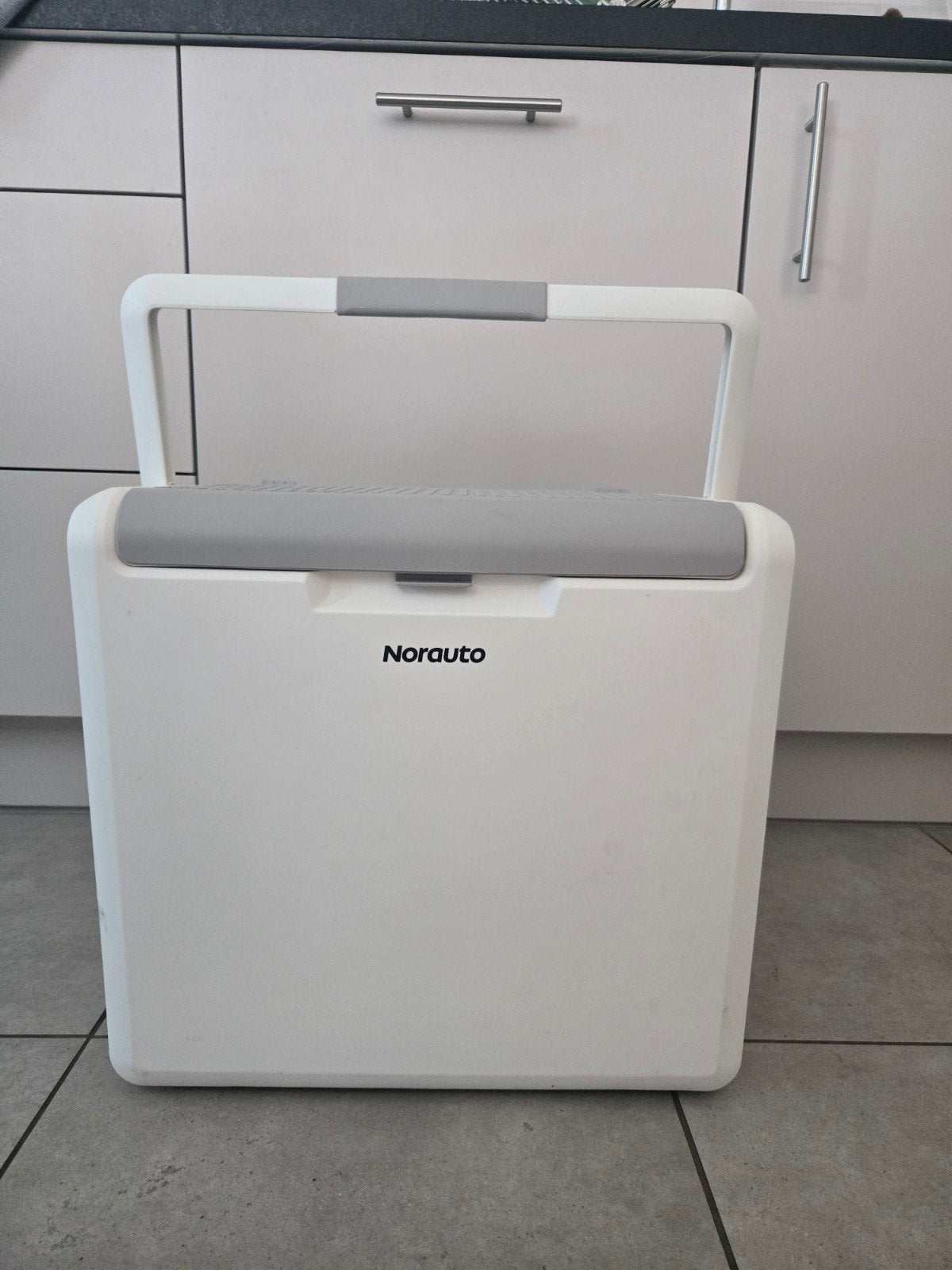 Glacière thermoélectrique NORAUTO 30L 12V/230V, Caravanes & Camping, Enlèvement ou Envoi, Comme neuf, Glacières, Électrique