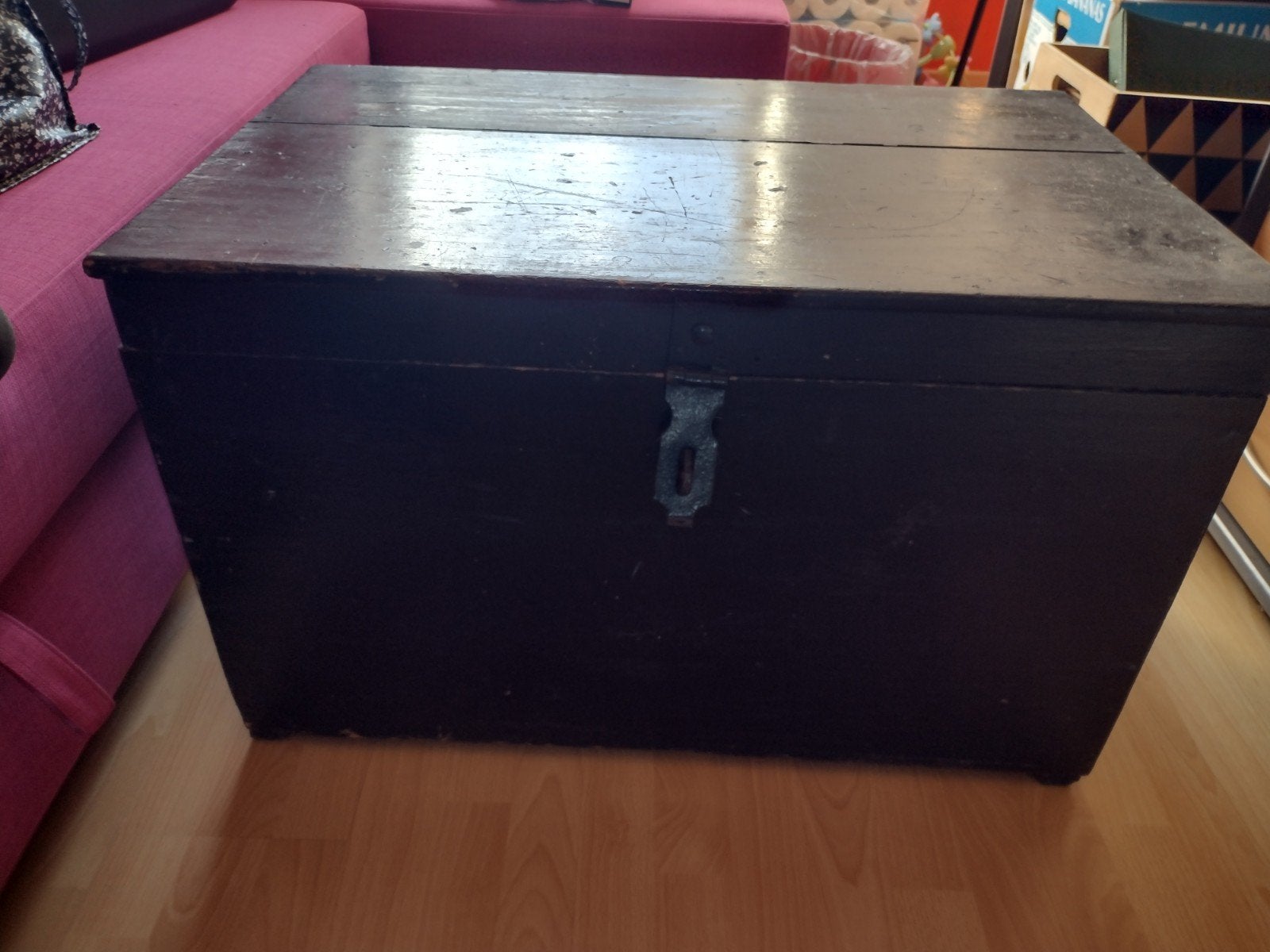 OUDE MASSIEF HOUTEN KOFFER MET HANDVATEN 76Lx48Bx47H, Ophalen, Minder dan 50 cm, Gebruikt, 50 tot 100 cm