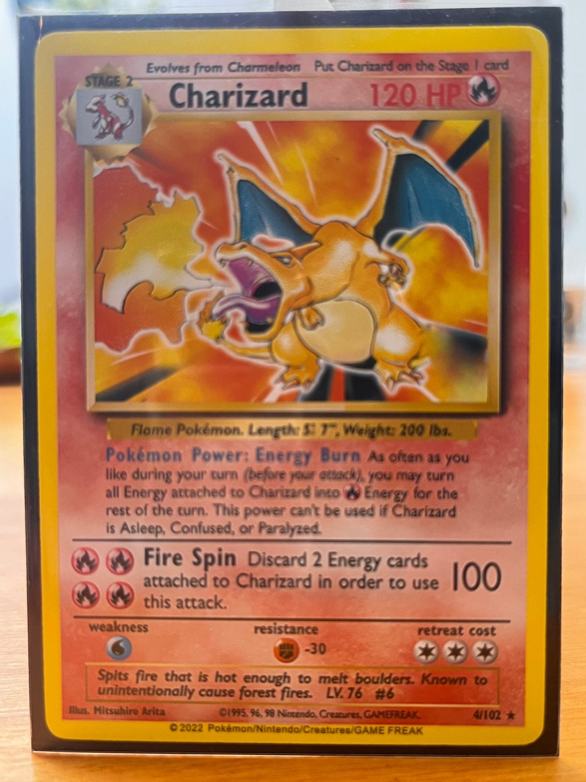 Pokemon Charizard 4/102, Ophalen of Verzenden, Zo goed als nieuw