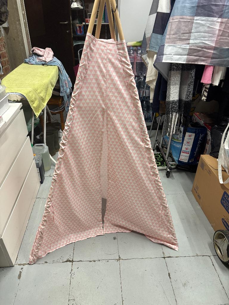 Tippie tente de jeux fille, Enlèvement, Utilisé