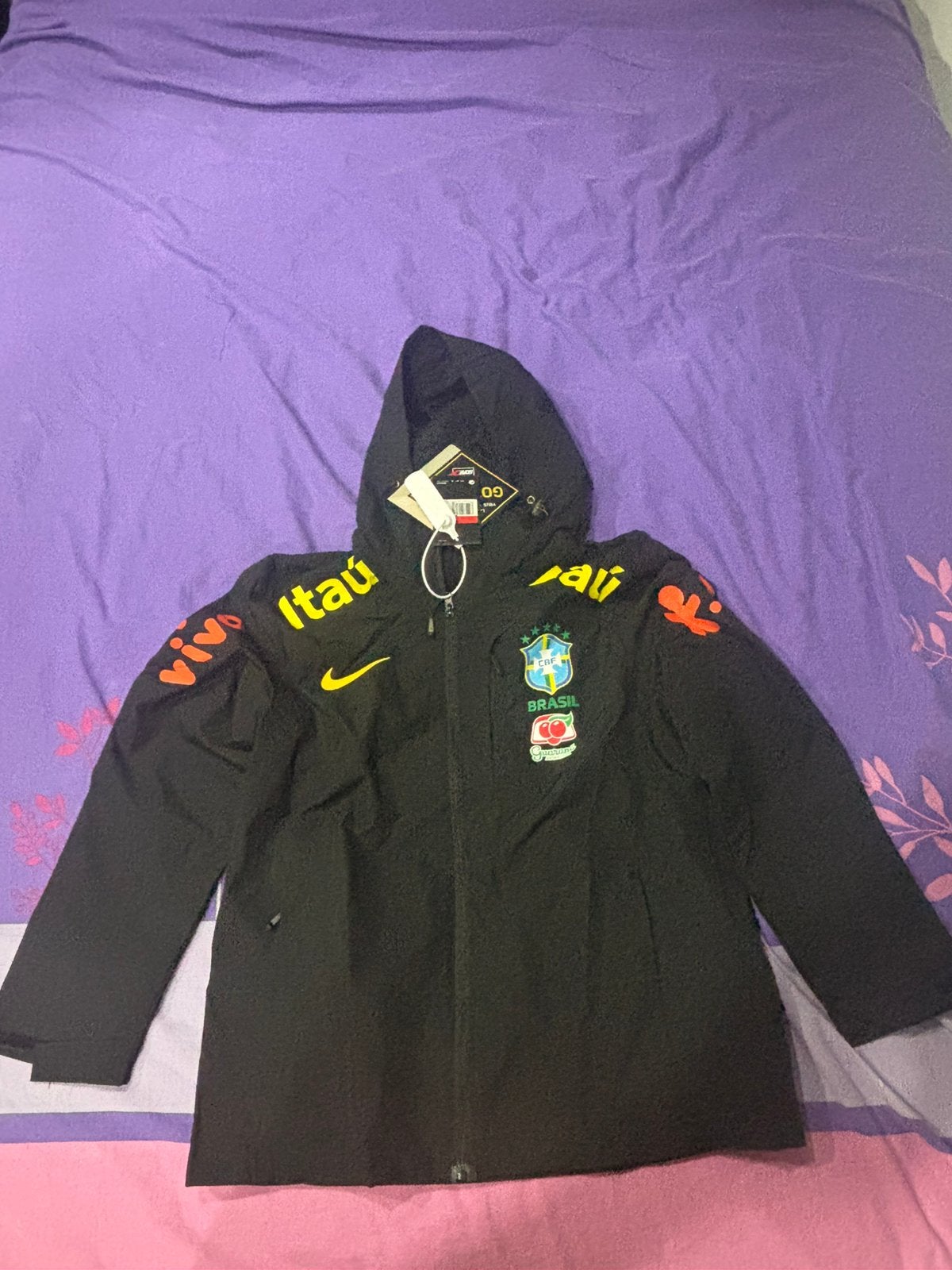 Zwarte Nike Brazil jas, Kleding | Heren, Truien en Vesten, Ophalen of Verzenden, Zo goed als nieuw, Maat 52/54 (L), Zwart