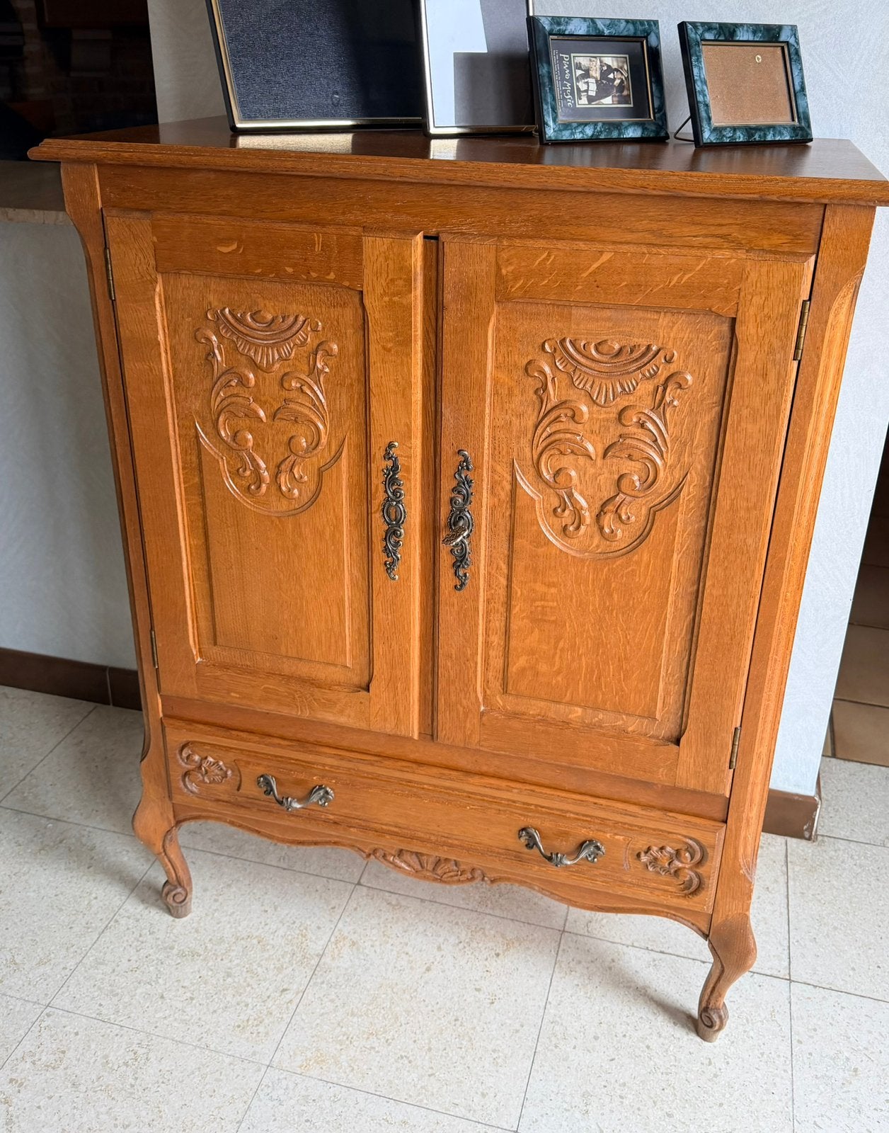 Vintage landelijke houten Queen Ann middelhoge kast, Ophalen