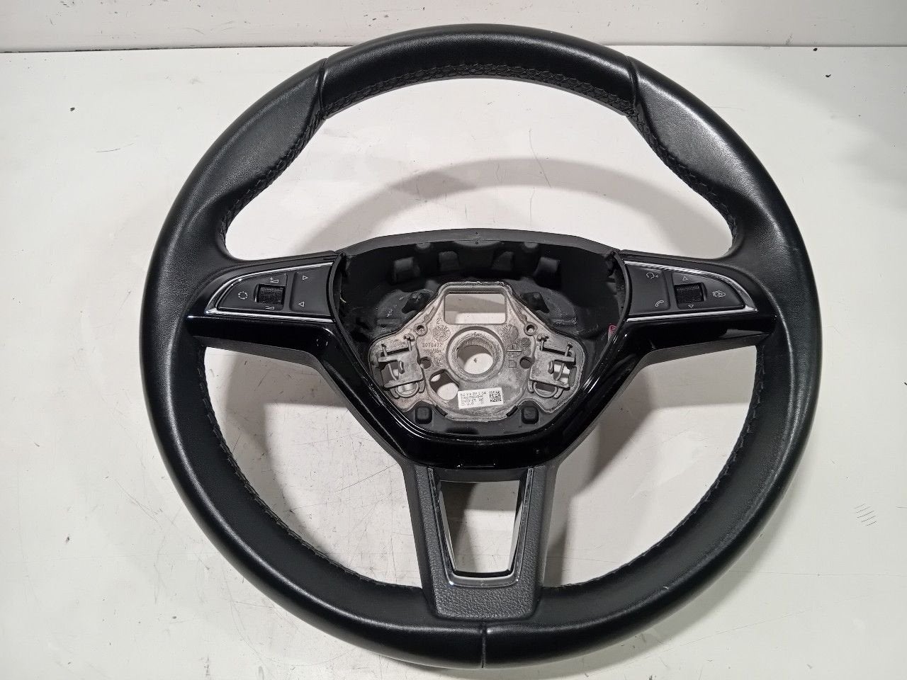 Stuur Skoda Rapid, Onderdelen@venauto.nl, Van der Ven Autorecycling B.V., Gebruikt, Ettenseweg 76, 4706 PB Roosendaal, The Netherlands