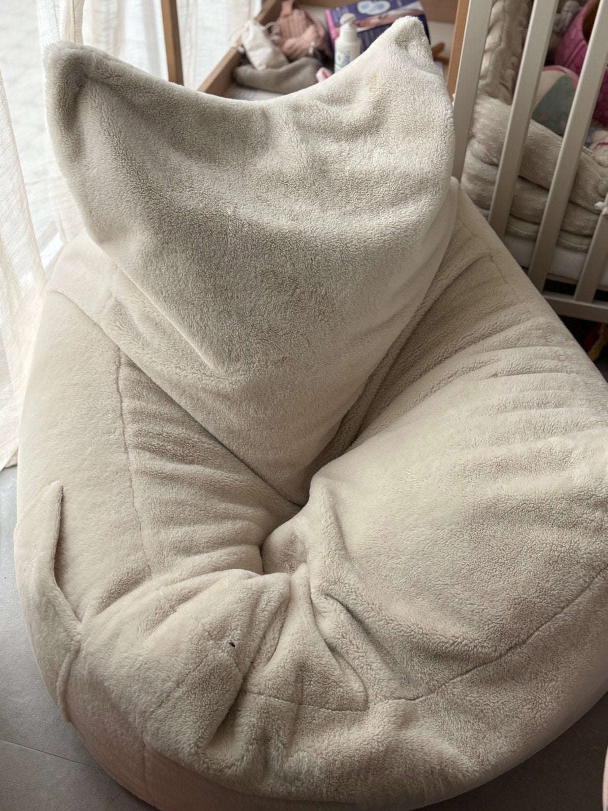 Zachte crème kleurige pouffe / zitzak met zijvak, Enlèvement ou Envoi, Comme neuf, Pouf