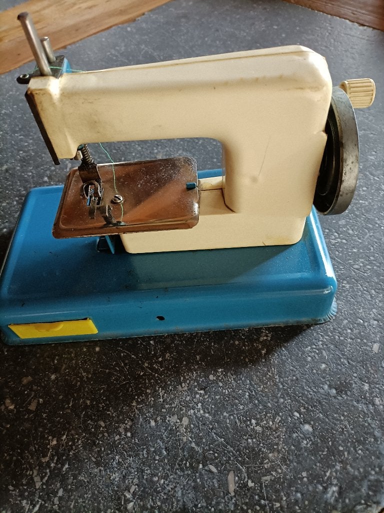 Vintage kindernaaimachine jaren 50 & 60, Ophalen