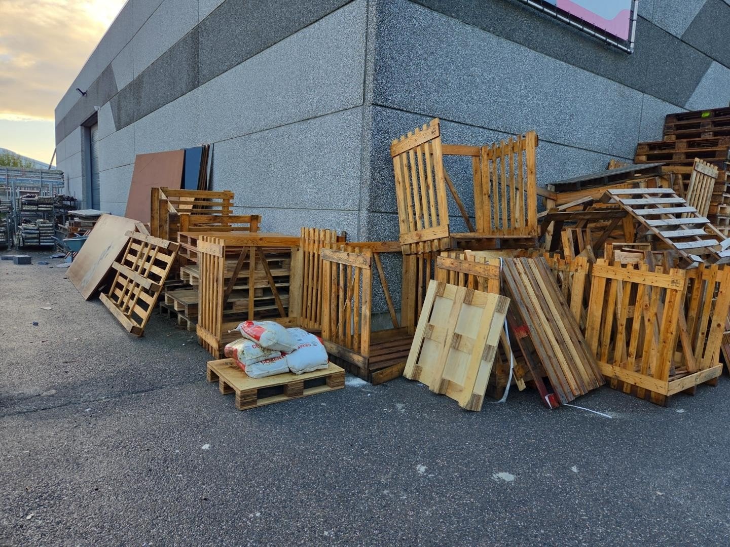 gratis hout, Enlèvement