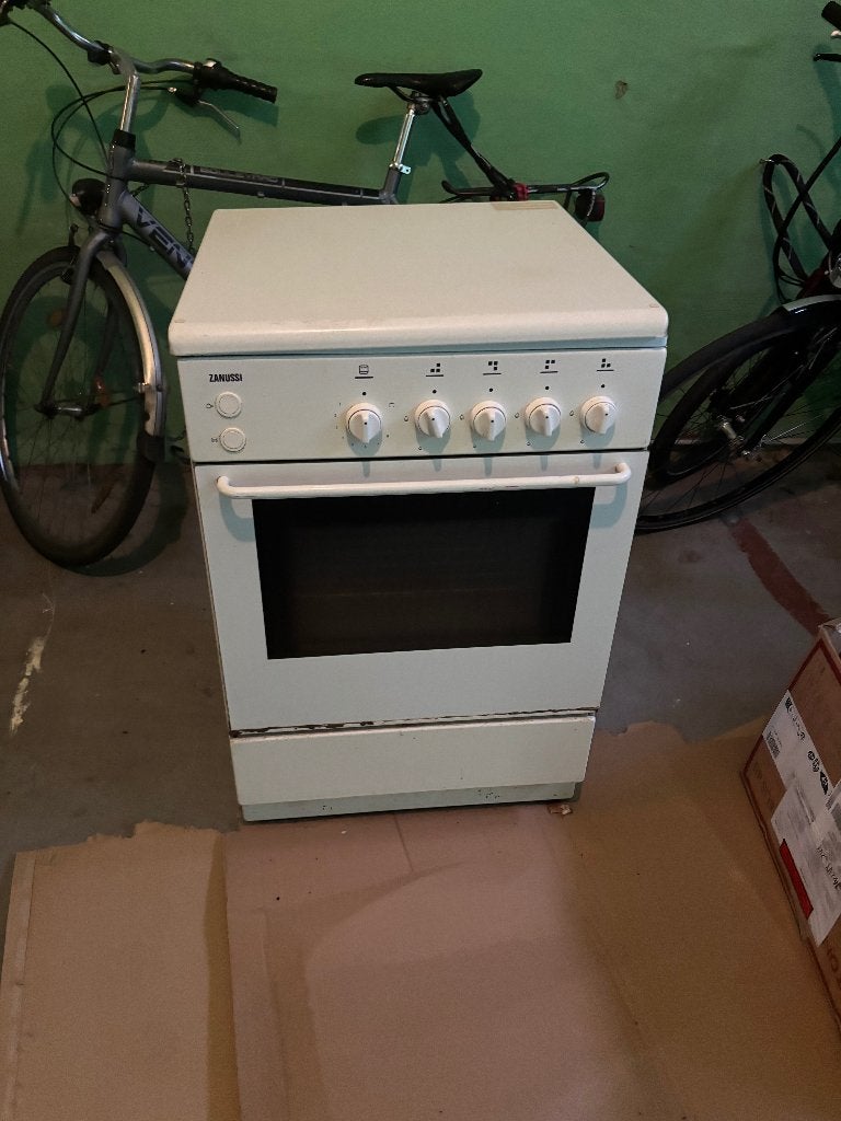 Gasfornuis zanussi, Gaz, 85 à 90 cm, 4 zones de cuisson, Enlèvement
