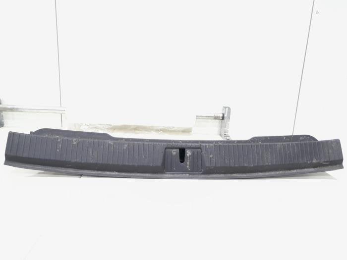 Couverture capteur serrure arrière d'un Volkswagen Passat, Volkswagen, -, 3 mois de garantie, Utilisé
