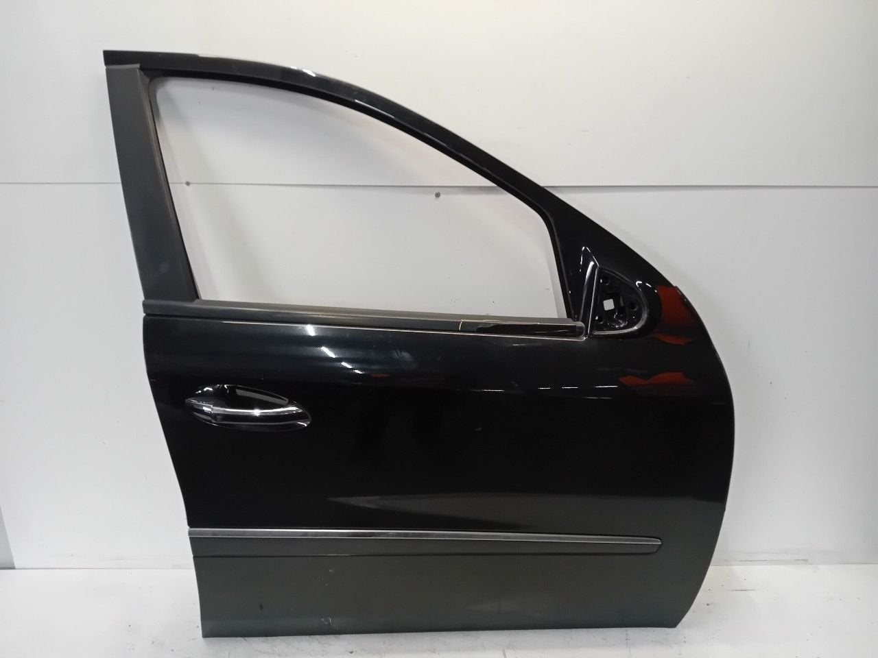 Portier rechts voor Mercedes-Benz ML-Klasse, Onderdelen@venauto.nl, Van der Ven Autorecycling B.V., Ettenseweg 76, 4706 PB Roosendaal, The Netherlands