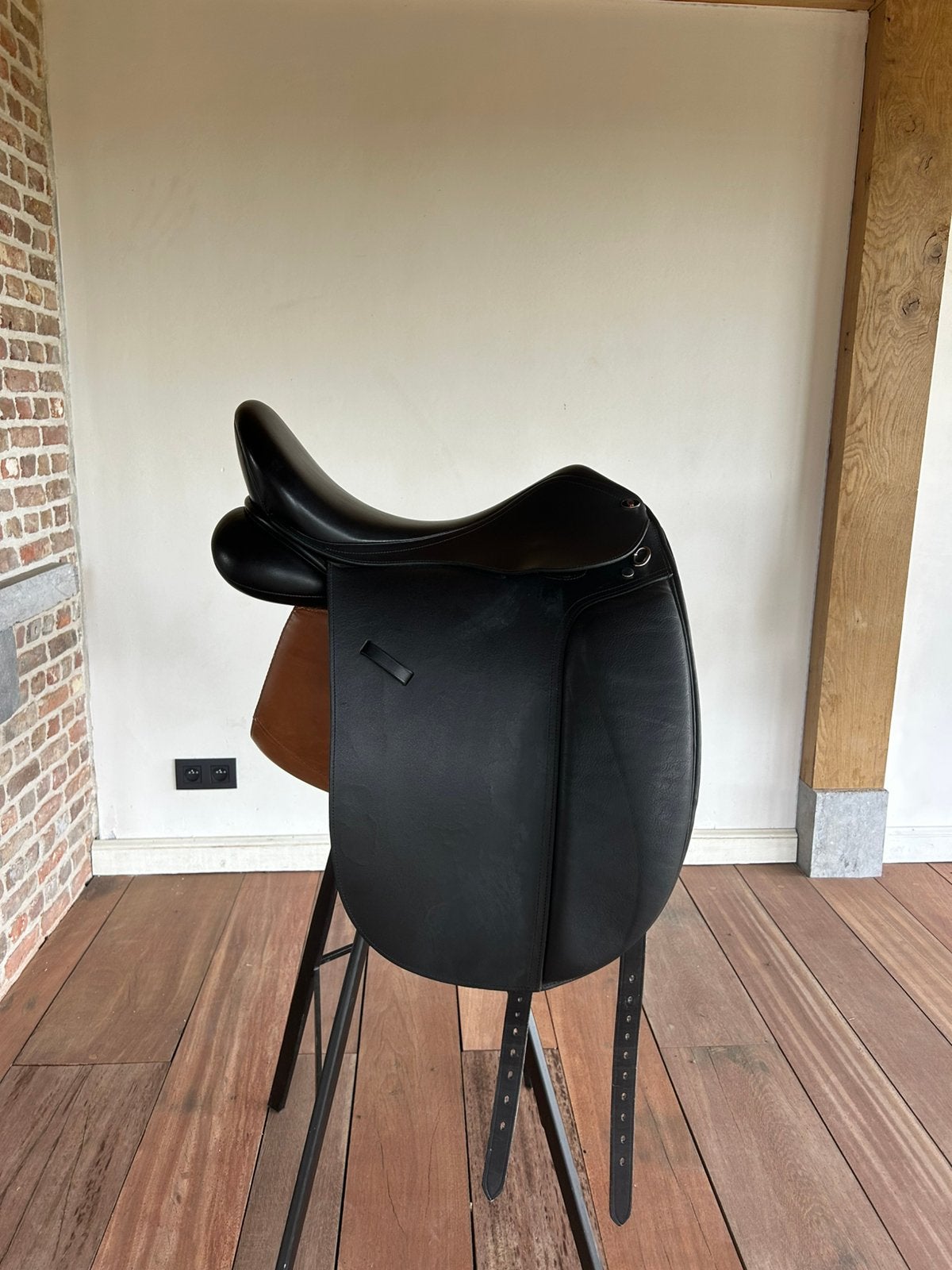 Waldhausen dressuurzadel 17,5 inch, Dieren en Toebehoren, L (17.5 inch), Dressuur, Verstelbaar kopijzer, Ophalen of Verzenden
