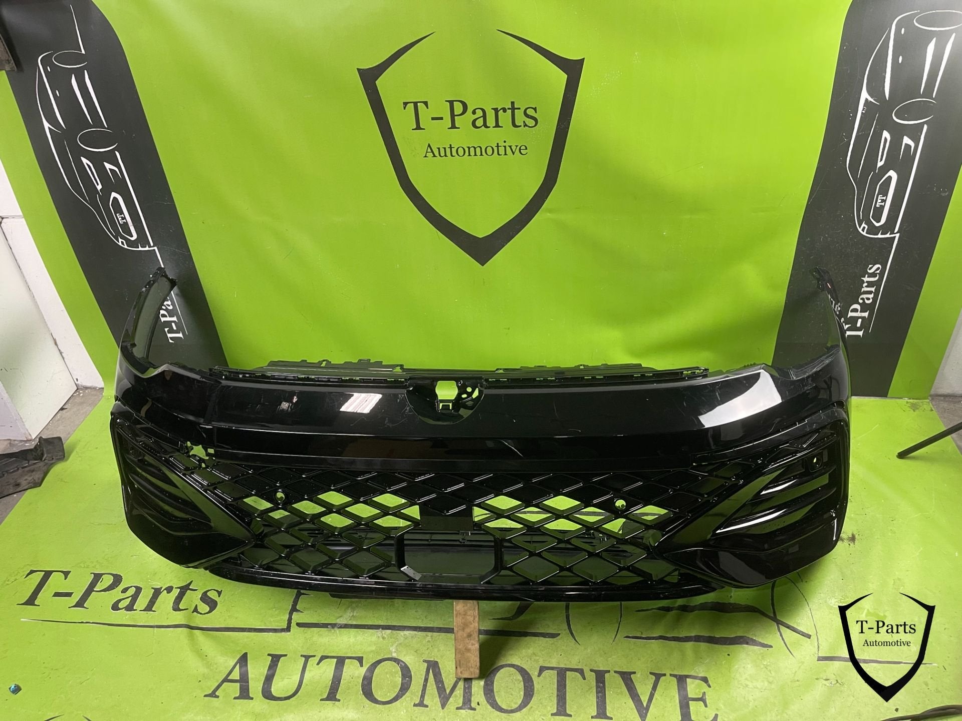 VW volkswagen golf 8 R line Facelift voorbumper 23+ bumper, Auto-onderdelen, Info@fabrikant.eu, Volkswagen, Bumper, Fabrikantstraat 1
1000 AA  Amsterdam