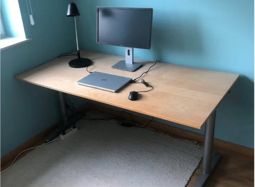 In hoogte verstelbaar recht bureau, Ophalen, 160 cm, In hoogte verstelbaar, Hout