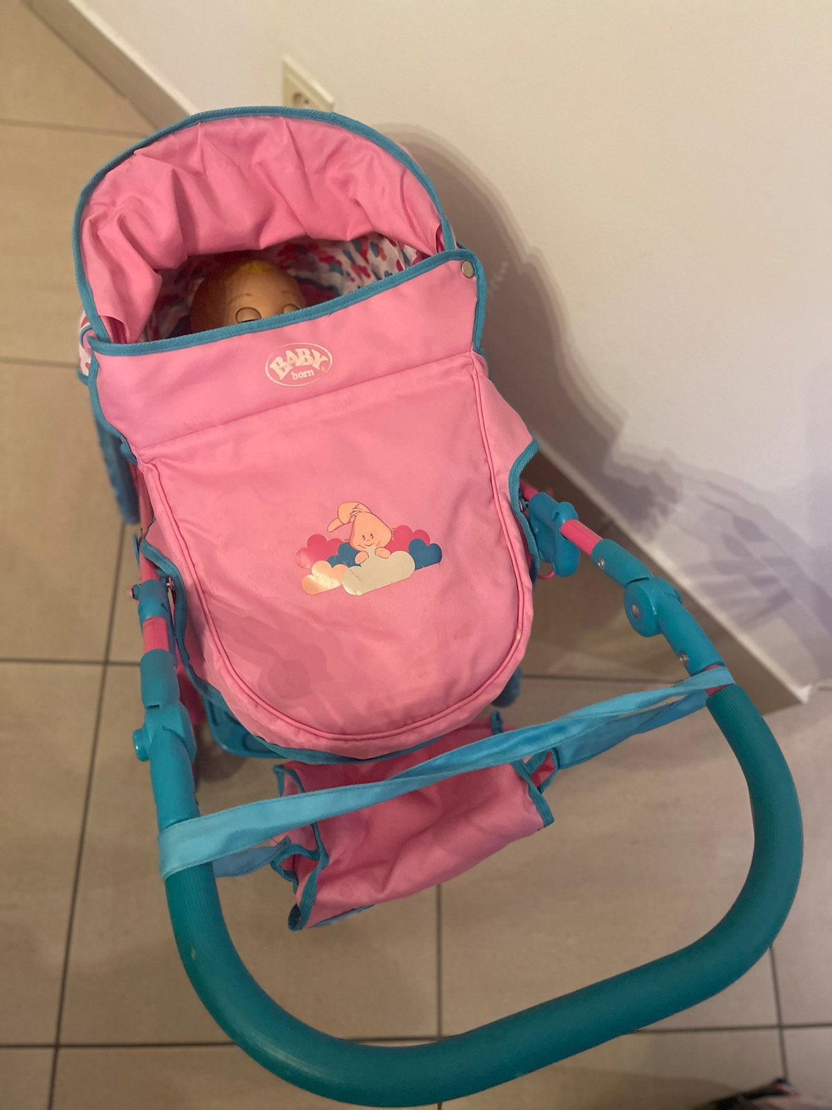 Landau pour poupée Babyborn avec baignoire et poupée, Enfants & Bébés, Enlèvement, Comme neuf