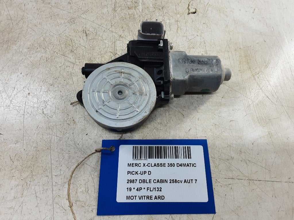 MOTEUR LEVE VITRE ELECTRIQUE ARRIÈRE DROIT X (470), Mercedes-Benz, Utilisé, Arrière, Dialog.mb@mercedes-benz.com