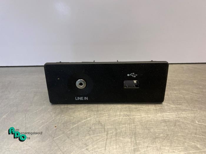 AUX/USB aansluiting van een Ford Focus (Focus 11-), Auto-onderdelen, Elektronica en Kabels, Ford, Gebruikt, 3 maanden garantie