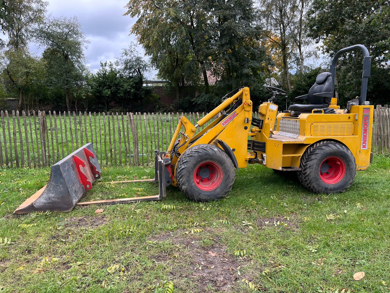 Knikmops 250 BJ2016 hefvermogen:2400kg!! Kniklader wiellader, Ophalen of Verzenden, Wiellader of Shovel