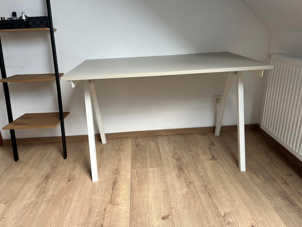 Bureau Ikea + stoel, Huis en Inrichting, Tafels | Sidetables, Ophalen, Zo goed als nieuw